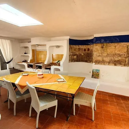 Al Mira Bed & Breakfast *